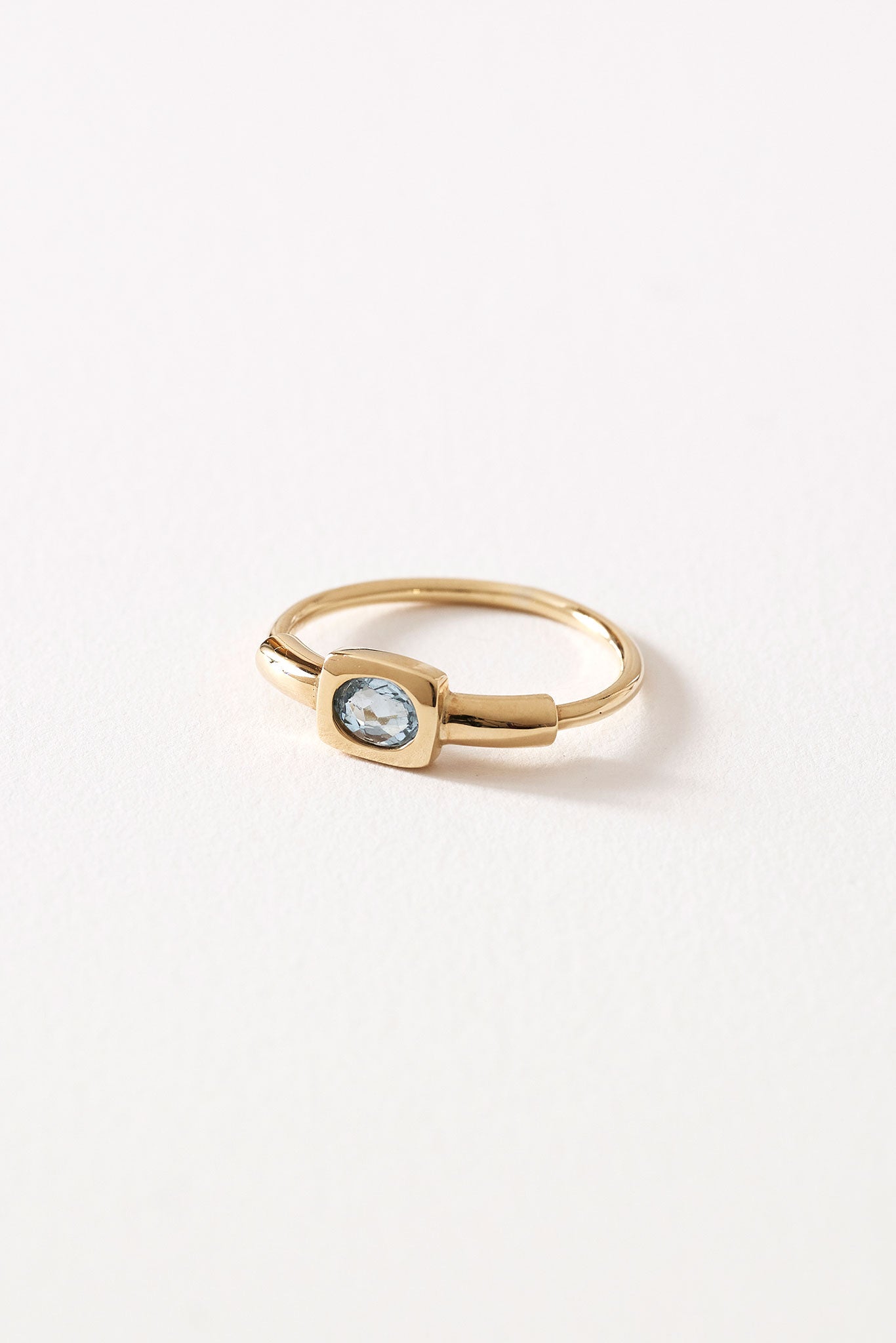Isis Ring